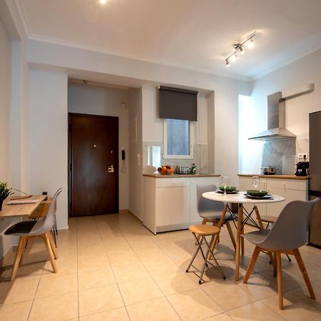 Spacious And Modern One Bedroom Apartment เอเธนส์ ภายนอก รูปภาพ